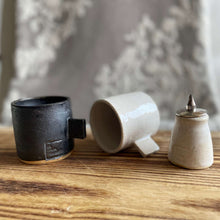 Cargar imagen en el visor de la galería, Pack 2 Tazas Espresso + Dispensador