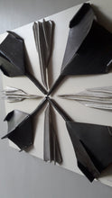 Cargar imagen en el visor de la galería, 8 aviones de papel/ B&W