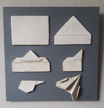 Load image into Gallery viewer, Proceso de plegado avión de papel