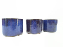 Cargar imagen en el visor de la galería, Macetero azul XS