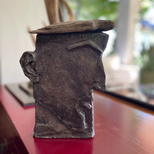 Cargar imagen en el visor de la galería, Escultura Neruda