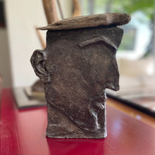 Cargar imagen en el visor de la galería, Escultura Neruda