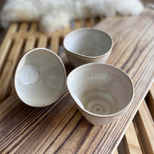 Cargar imagen en el visor de la galería, Pocillos Irregulares